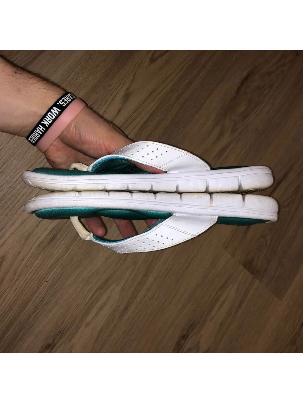 NIKE COMFORT FOOTBED THONG FLIP FLOP SANDALS WOMENS SIZE 8 BLUE GREEN TEAL WHITE